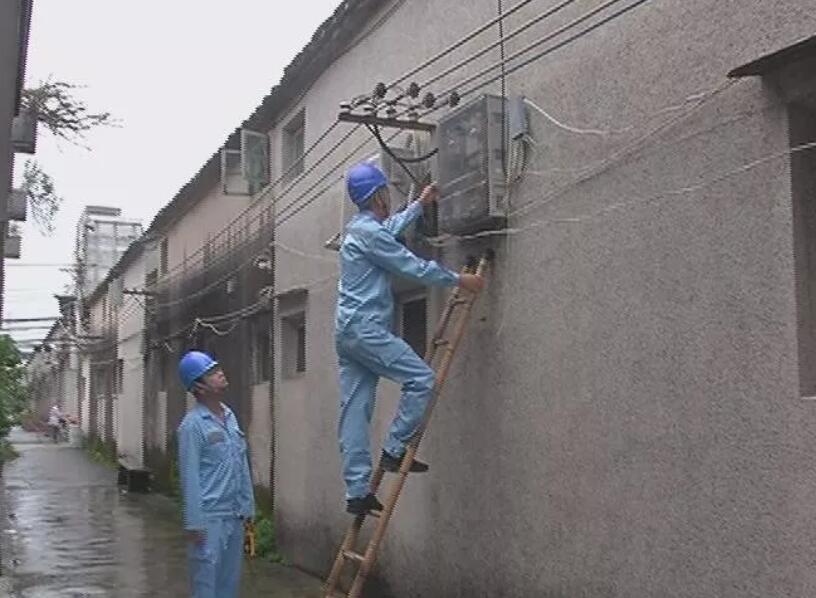 私拆電表竊電4萬多度，榕城一男子被刑拘